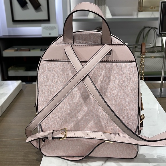 MICHAEL KORS JAYCEE MEDIUM BACKPACK
LIGHT POWDER BLUSH SIGNATURE COLOR - Picture 6 of 16